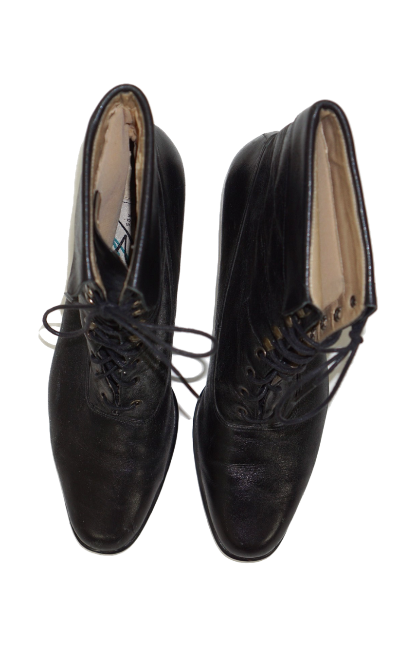 VINTAGE Ros Hommerson Lace Up Ankle Boots