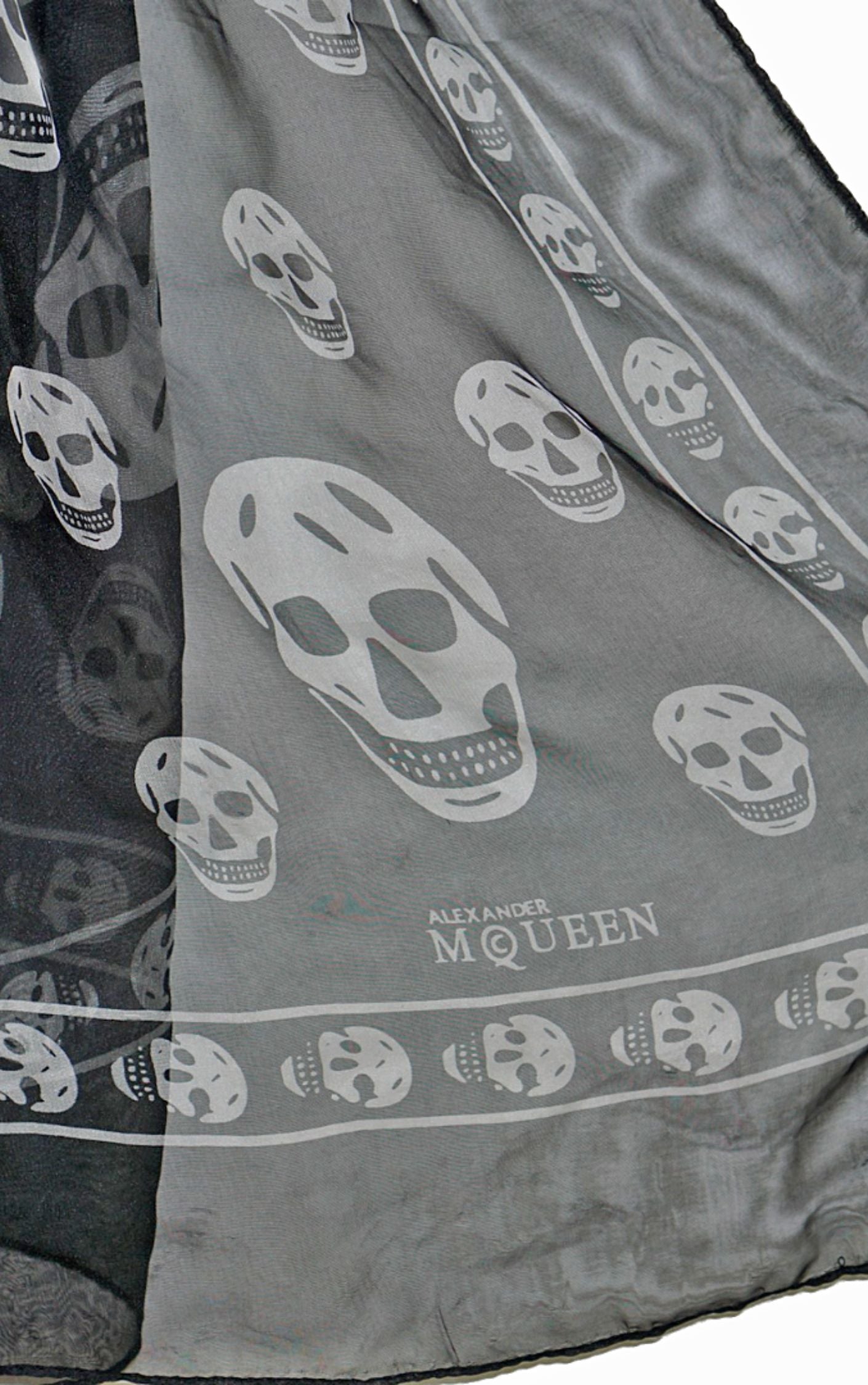 ALEXANDER MCQUEEN Black Skull Silk Scarf resellum