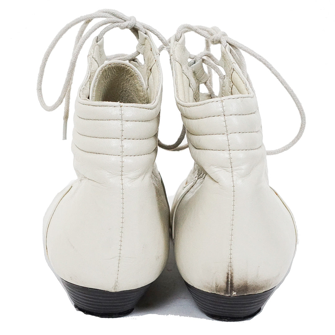 VINTAGE White Leather Point Toe Witchy Boots by Click On Trend