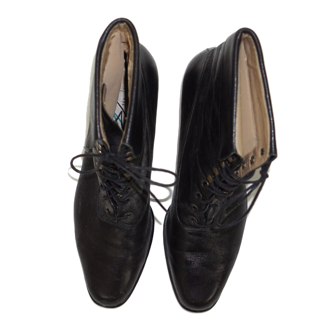 VINTAGE Ros Hommerson Lace Up Ankle Boots