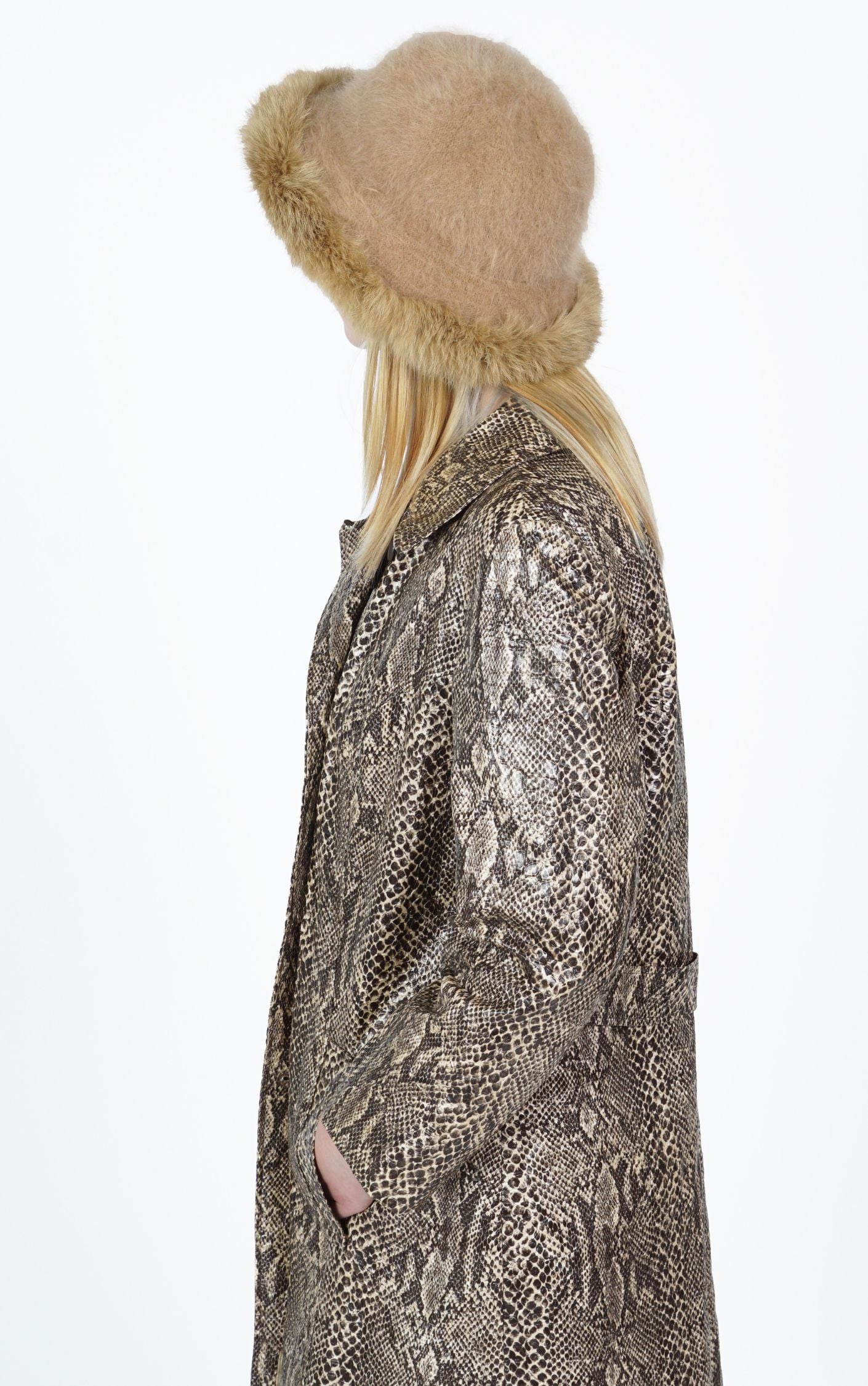VINTAGE Angora Fur Fuzzy Fluffy Beige Bucket Hat resellum